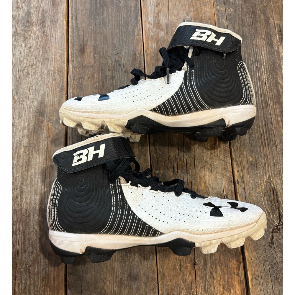 Under armor‎ Cleats kids